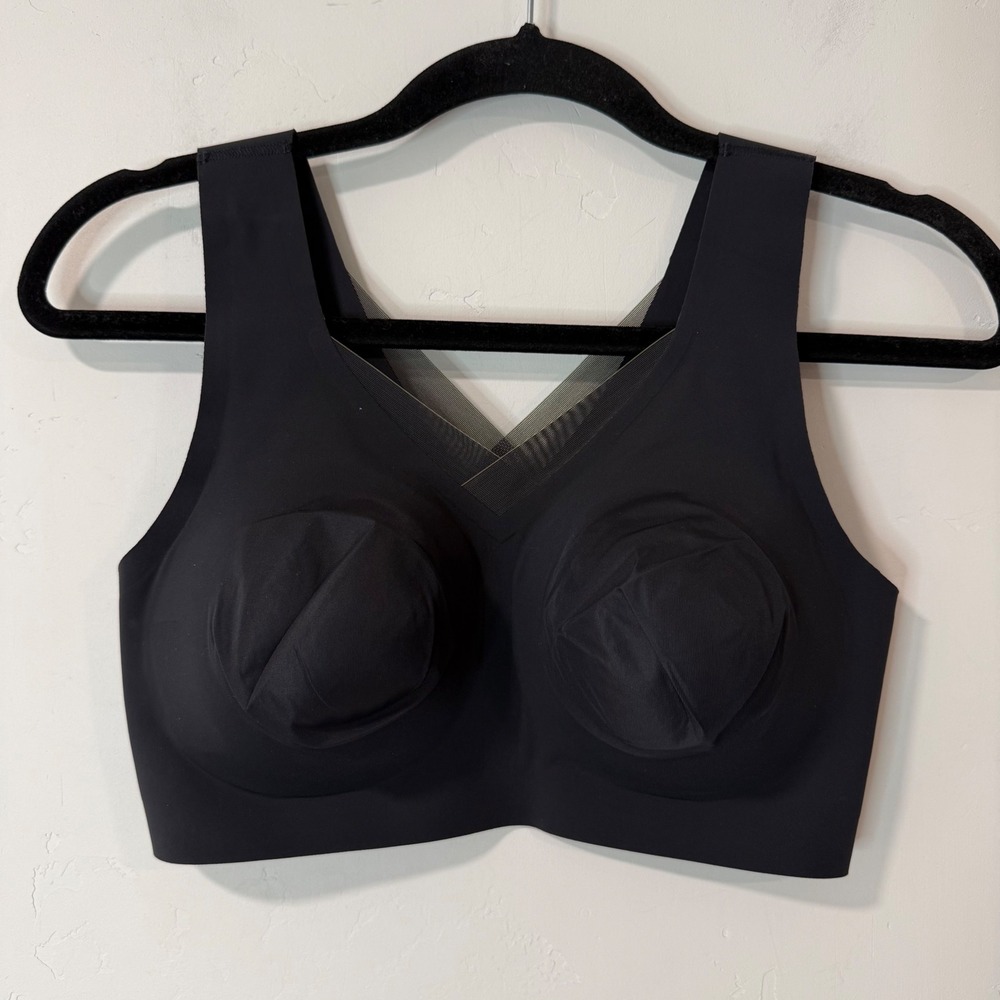 Evelyn & Bobbie Womens Defy Bra M Black Excellent Seamless Wireless Lift Support